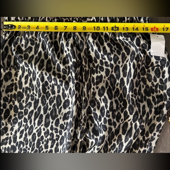NWT Charlotte Russe dressy pants in a size Large - Picture 4 of 4